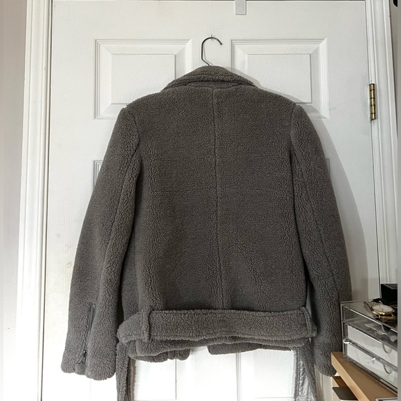 Missguided Sherpa Jacket - Picture 2 of 4
